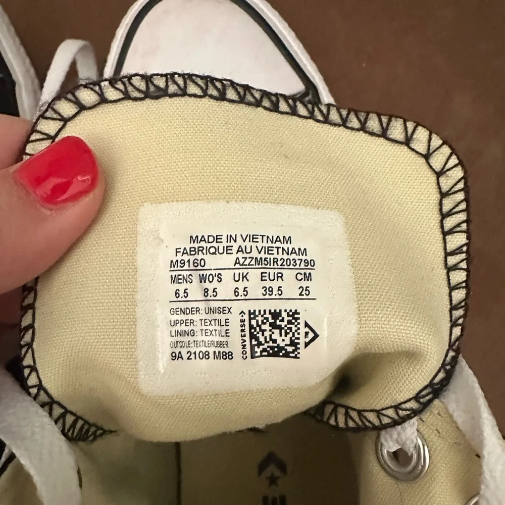 Converse Black and White High-Tops - Picture 6 of 6